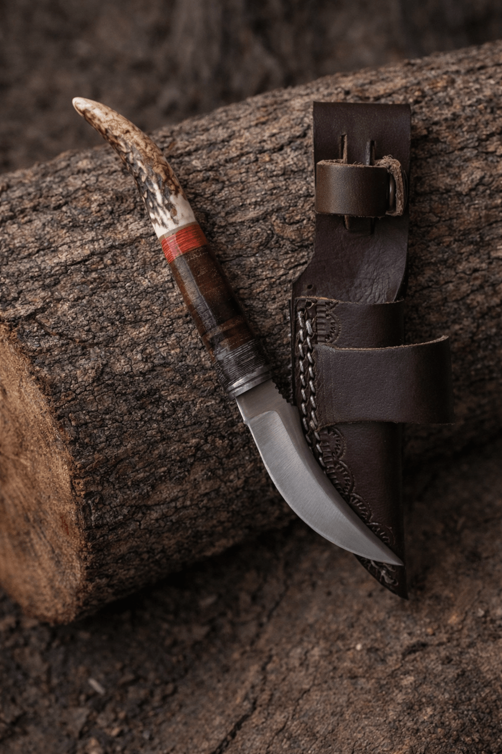 Engraved Knife – Stag Antler Handle with Leather Sheath