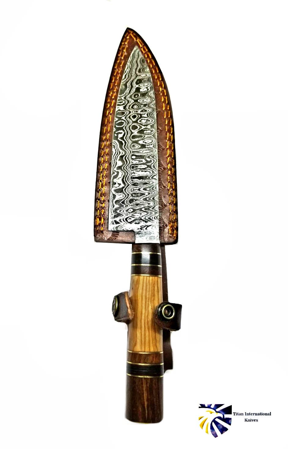 Damascus Santoku Knife – Engraved 450-Layer Steel, Walnut